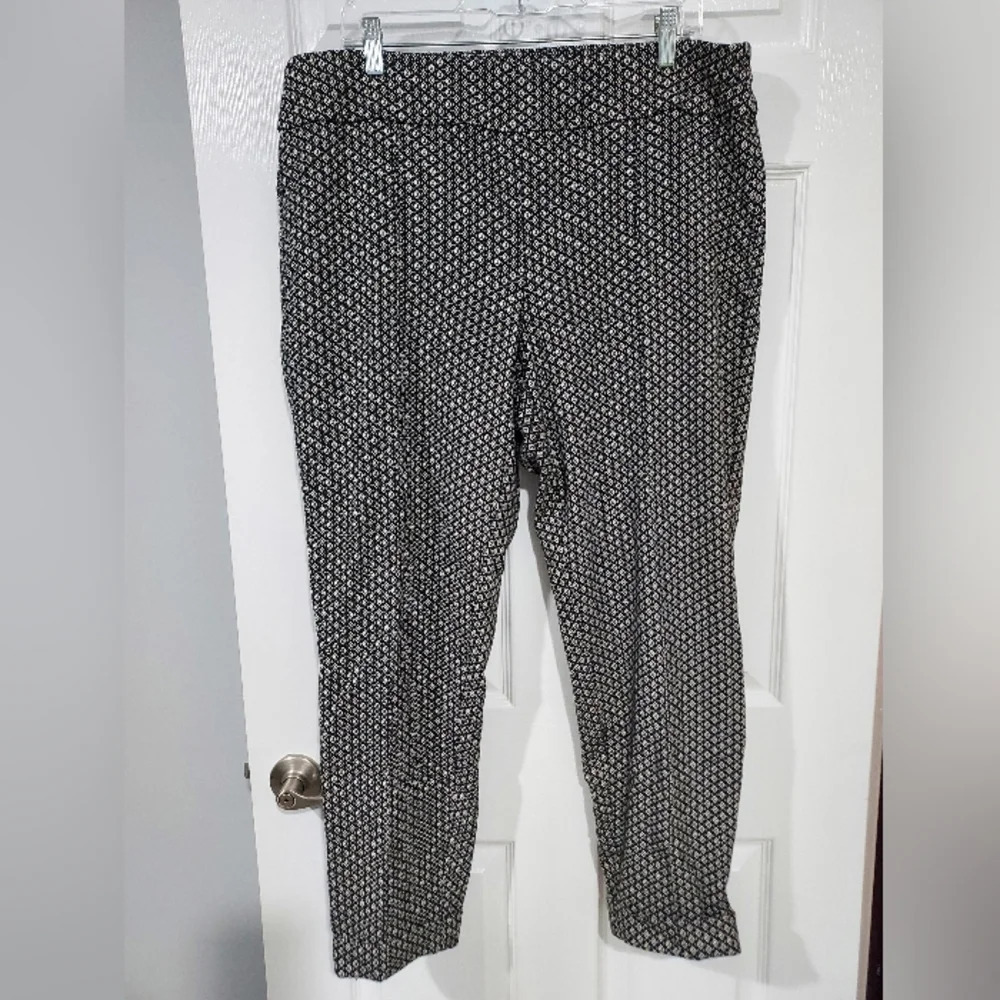 Lord & Taylor Woman Black, White & Metallic Gold Kelly Pull On Pants Size 18 W